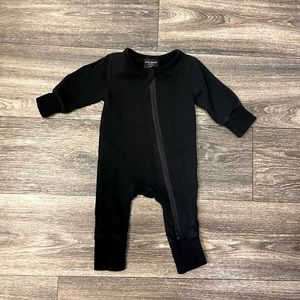 Little Bipsy- zipper romper black 0-3 mnths